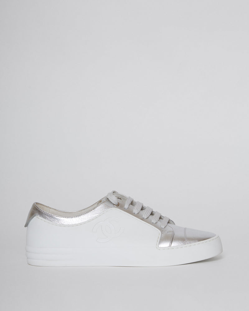 Chanel Velvet Calfskin Mixed Fibers CC Sneaker 39.5 White and Black in 2023