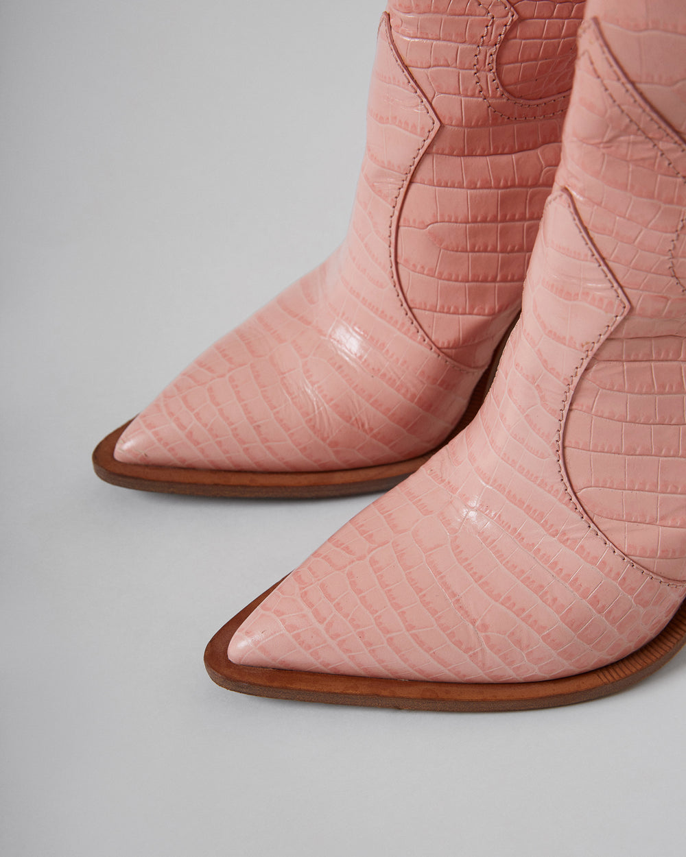 RUNWAY FW18 Pink embossed leather cowboy boots with Wooden heels THE MODAOLOGY